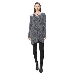 𝅺love Scarlett Cable Knit Cold Shoulder Black & White Sweater Women's Size L